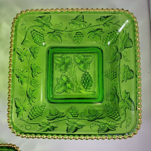 EAPG US Glass Emerald Green Beaded Grape "California" Square Bowl Set ca. 1899 - Picture 3 of 8